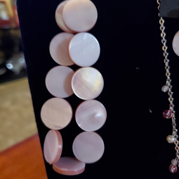 Cookie Lee Women's Three-Piece Genuine Shell Jewelry Set NWT - Picture 6 of 8